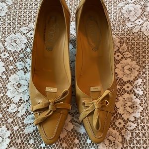 Tod’s Tan Leather and Suede Heels